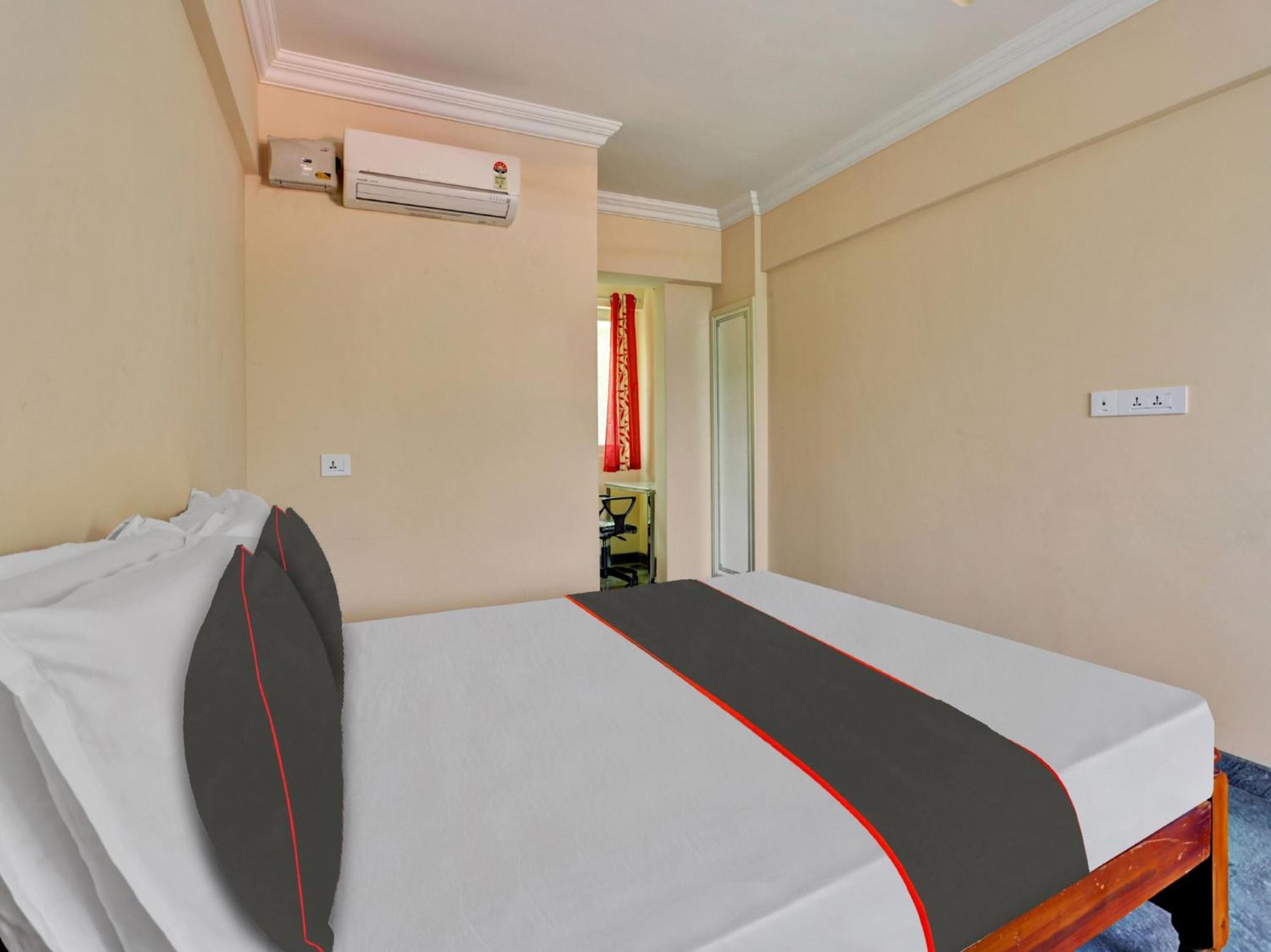 Family Castle Hotel Thiruvananthapuram Bagian luar foto